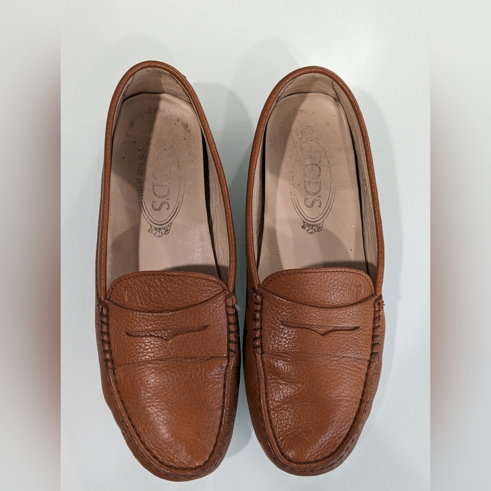 Women's Tods size 36.5 US 6.5 Burnt Orange